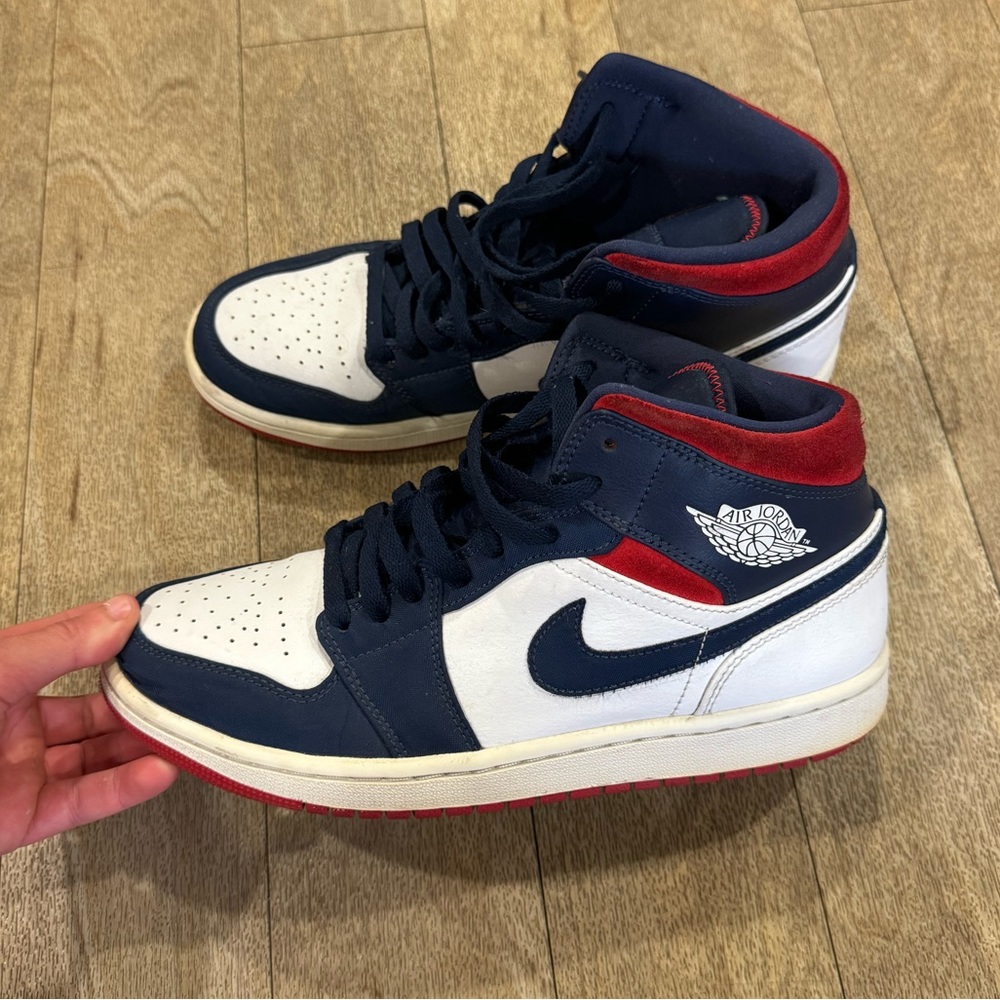 Jordan 1 Mid SE USA - Picture 3 of 5